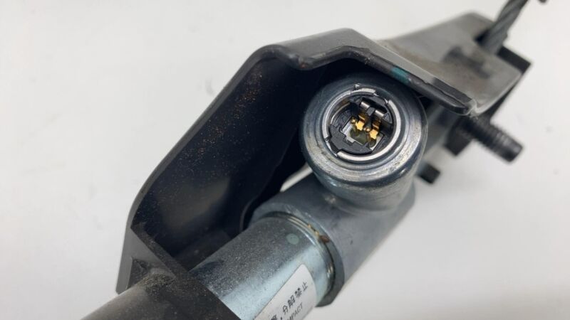 100526500C 12-20 Tesla Model S Front Right Lap Pretensioner 16-20 Tesla Model X Front Left