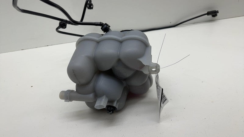 4M0121403 ⭕2024 Porsche Cayenne Coolant Reservoir Expansion Tank w/ Hose Line 4M0121405AG