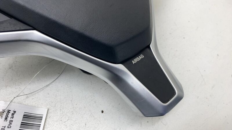 101426501B 2012-2015 Tesla Model S Steering Wheel Airbag Module w/ Retainer Plate Bracket