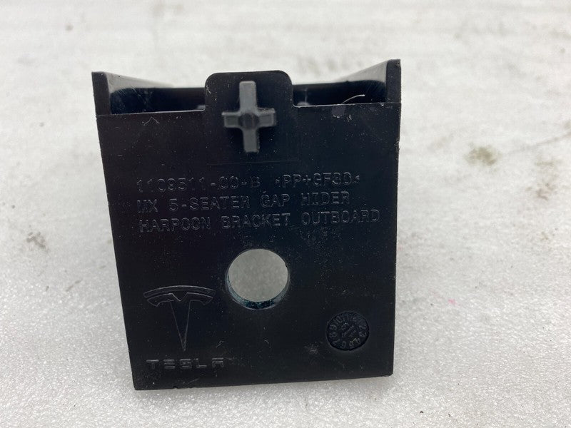 1109511 00 B ⭕ 2016-2020 Tesla Model X MX 5-Seater Gap Hider Harpoon Bracket OEM 1109511-00-B