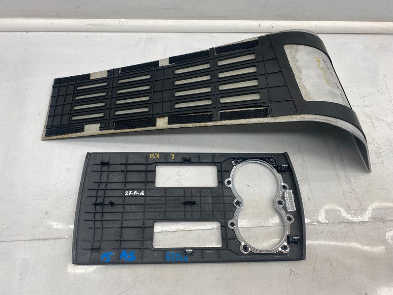 1002362 00 C 12-20 Model S Center Console Floor Finisher Rubber Mat & Cup Holder 1002362-00-C