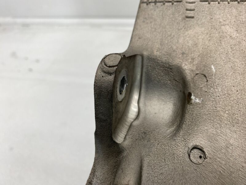 6007018 00 C 2012-2015 Tesla Model S Front Passenger Spindle Knuckle w/ Wheel Hub Right RWD