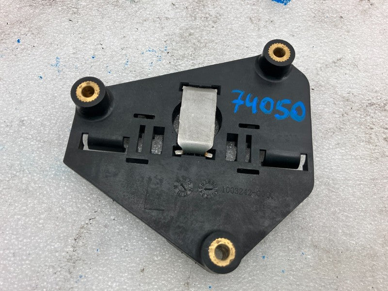 100324200A ⭕12-20 Model S Driver Side Panoramic Sunroof Hatch Motor Block Left 1003242-00-A