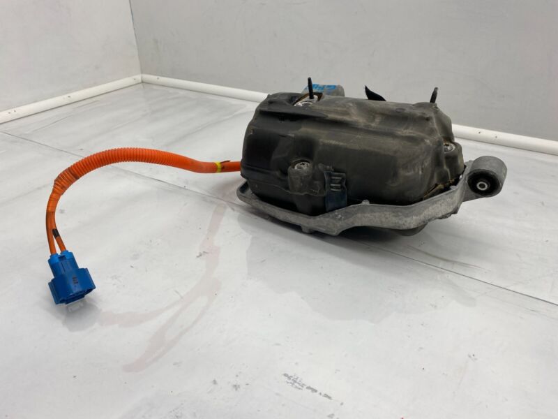 1037854 2016-2020 Tesla Model S X Electric Air Conditioning A/C Compressor Pump Assembly
