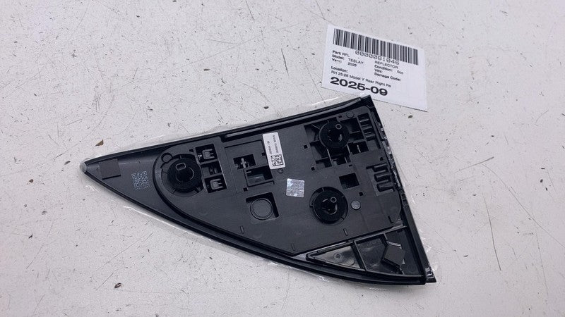 2029541-00 ⭕ 25-26 Model Y Rear Passenger Side Quarter Panel Reflector Right 2029541-00-B