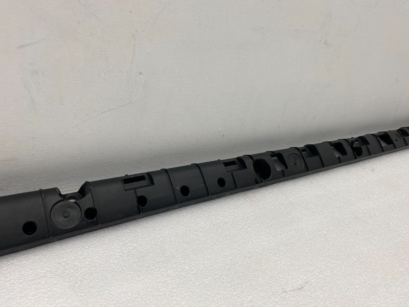 104669100B ⭕ 2016-2023 Tesla Model X Rocker Carrier Panel Trim Bracket Right 1046691-00-B