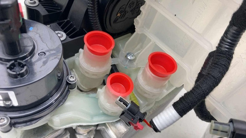 154990200C ⭕ 2021-2025 Tesla Model 3 Supermanifold Refrigerant Chiller w/ Coolant Reservoir