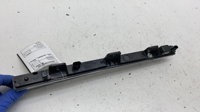 PT00002142 ⭕22-25 Rivian R1S Rear Left Trunk Lid High Mount Brake Light Stop Lamp PT0000214