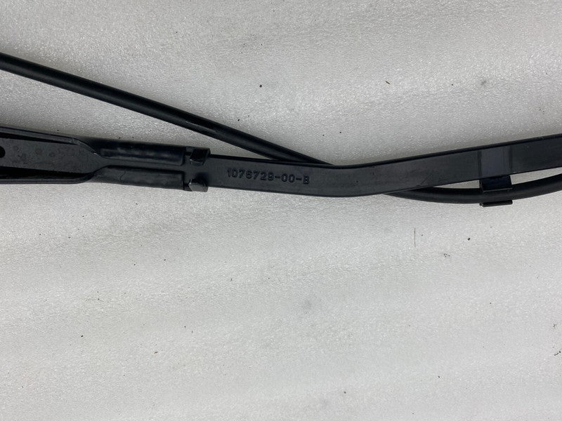 107672900B ⭕ 2017-2022 Tesla Model 3 Front Windshield Wiper Arm & Blade Right 1076729-00-B