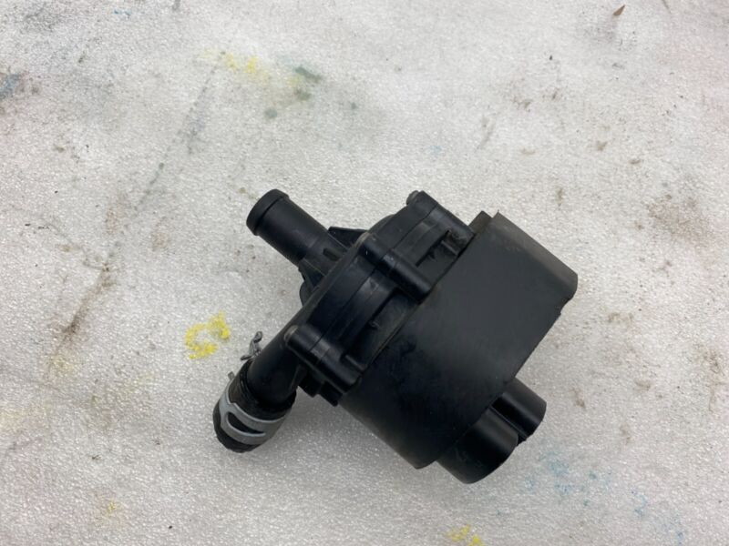 1035348 00 F 2016-2020 Tesla Model S X Cooling System Auxiliary Water Coolant Pump FWD Assy