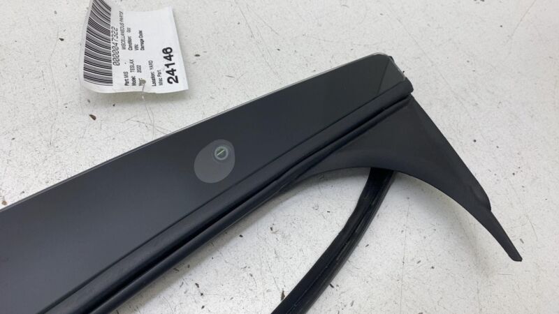 106910400D ⭕ 21-23 Tesla Model X Right B-Pillar Applique Trim Molding & Seal 1614250-00-E