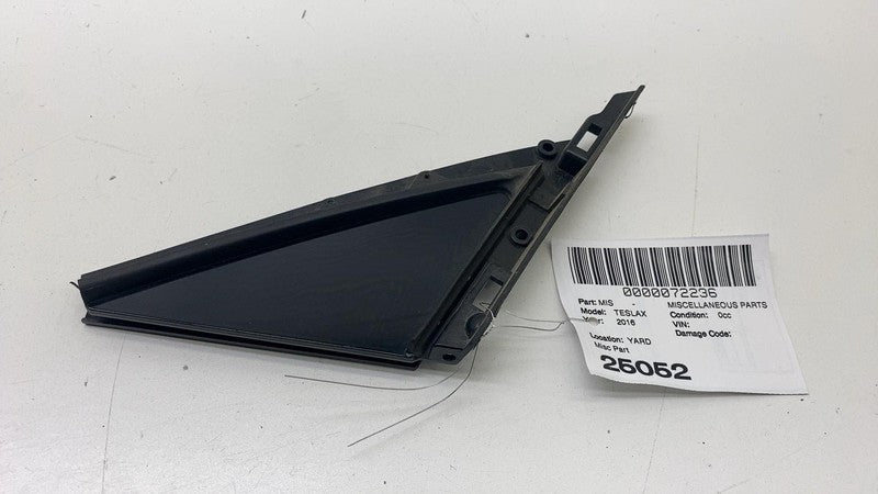 1036918 ⭕16-20 Model X Front Right Side Door Quarter Applique Corner Glass Cover 1036918