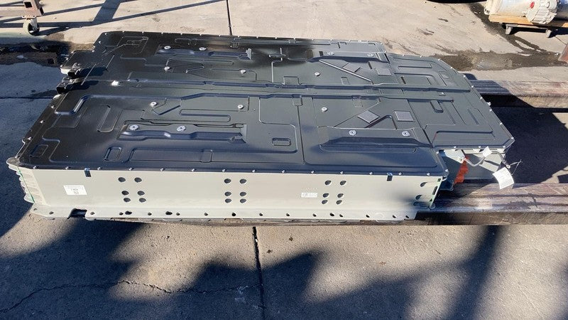 PT01244230 A ⭕ 2025 Rivian R1S HV Battery Module Large Pack Assy 407V 116 kWh PT01244230-A