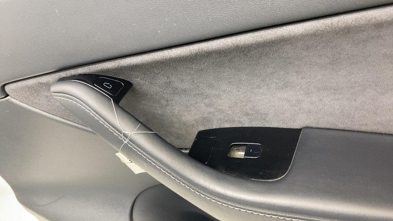 1498461-00-A ⭕ 20-24 Tesla Model Y MY Front Passenger Side Door Panel Trim Card Cover Right