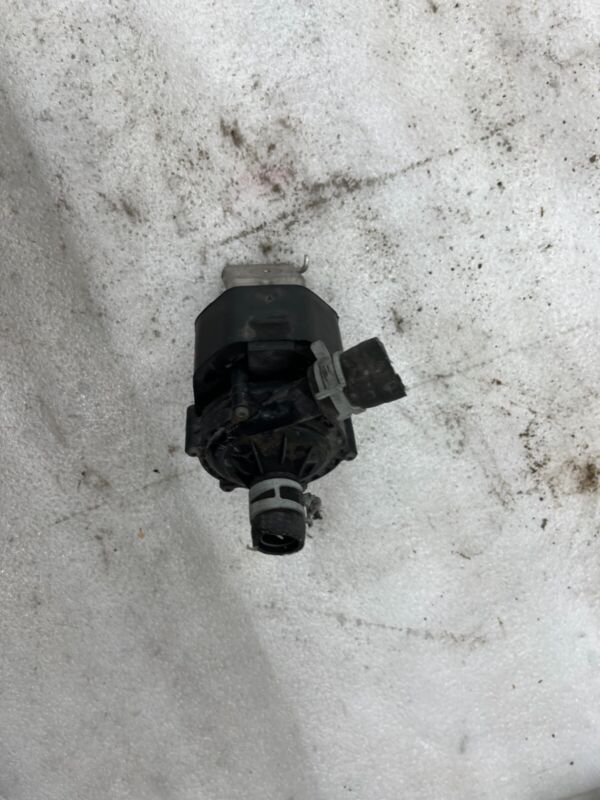 2016-2020 Tesla Model S X Cooling System Auxiliary Water Coolant Pump FWD Assy