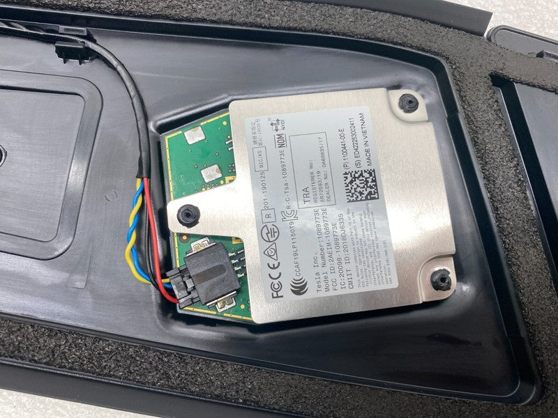 110044100E ⭕2017-2023 Tesla Model 3 Right B-Pillar Applique Glass Trim Molding 1100441-00-E