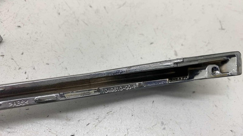 104960900F ⭕ 16-20 Model X Front Left & Right Foglamp Chrome Trim 1049609-00-F/1049610-00-F