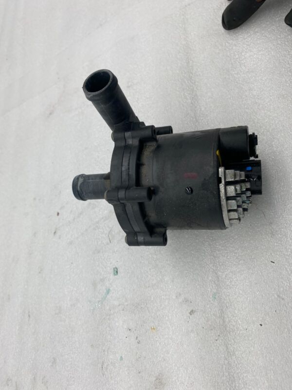 2012-2015 Tesla Model S MS Auxiliary Water Coolant Battery Cooling Pump Assembly
