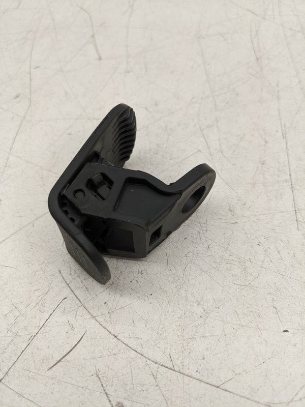 111600200C ⭕ 17-23 Model 3 Driver Side Frunk Luggage Clip Bolt Tab Cover Left 1116002-00-C