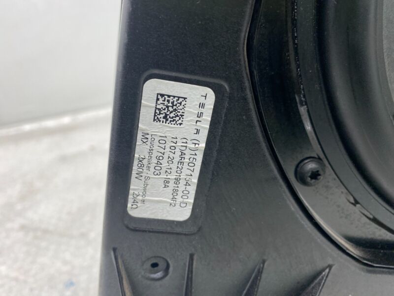 2020 2021 2022 2023 Tesla Model Y MY Audio Speaker Subwoofer Bass Box Assembly