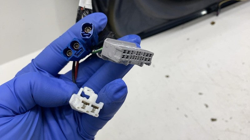 ⭕ 2016-2020 Tesla Model X Front Passenger Side Door Shell Panel Right