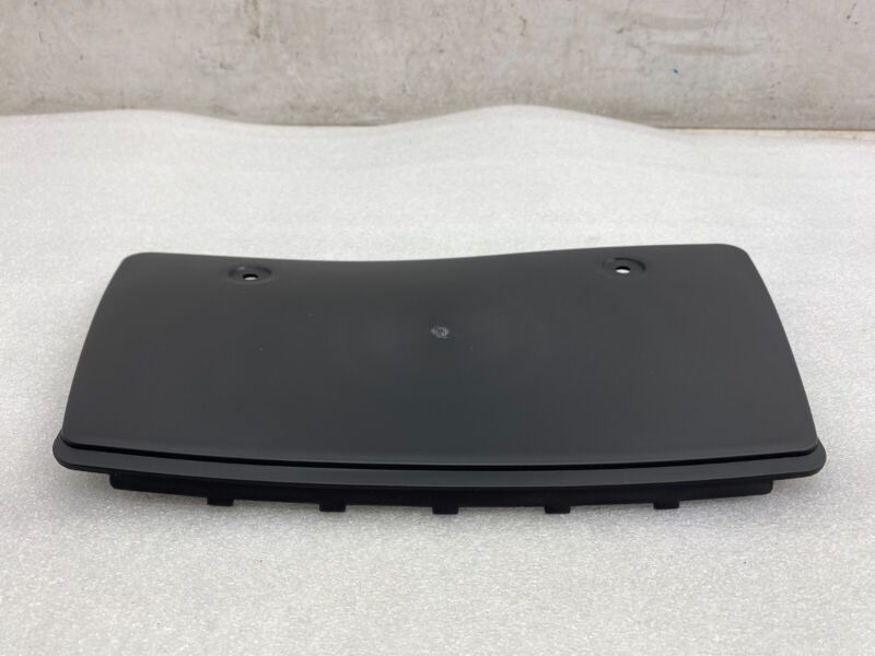 105835700D 2016-2020 Tesla Model X Rear Diffuser Tow Hitch Cover Bumper Fascia Cap Assembly