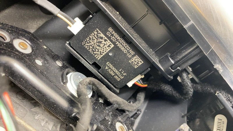 PT00015408 ⭕ 2022-2024 Rivian R1T R1S Steering Wheel w/ Control Switch Button PT00015408