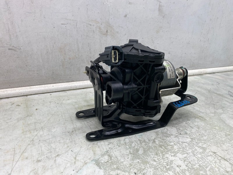 6006359 00 A ⭕2012-2015 Tesla Model S Brake Servo Booster Vacuum Pump & Isolator 6006359-00-A