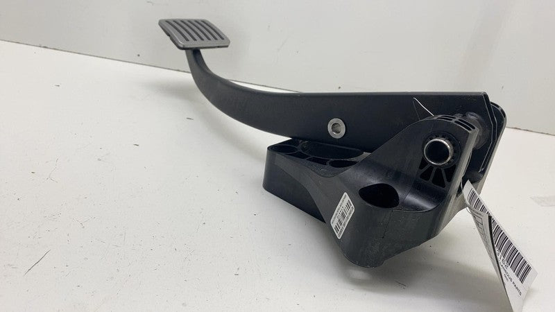 ⭕ 2024 Tesla Cybertruck Passenger Brake Foot Pedal Bracket Right RH 12