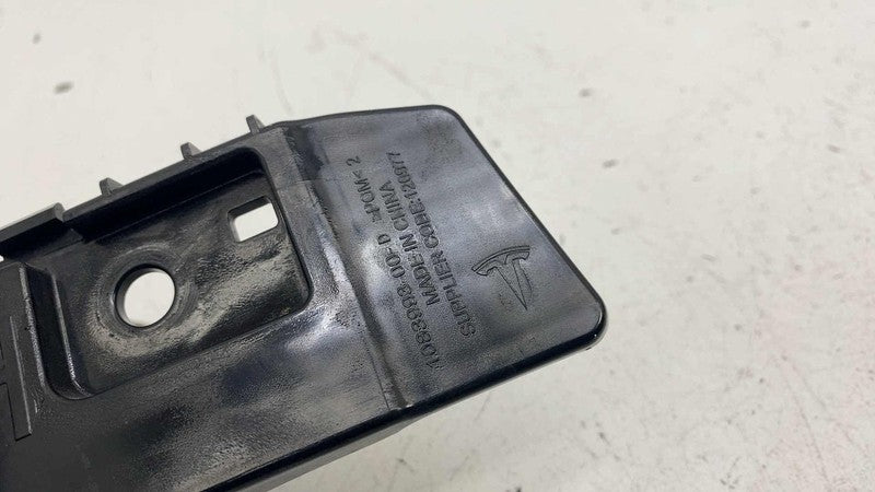 ⭕ 17-23 Model 3 Rear Right Bumper Taillamp Taillight Mount Bracket 108