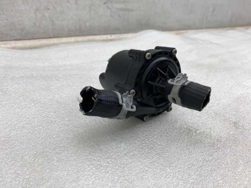 2012-2020 Tesla Model S MS Auxiliary Water Coolant Pump Assembly 1067473-00-F