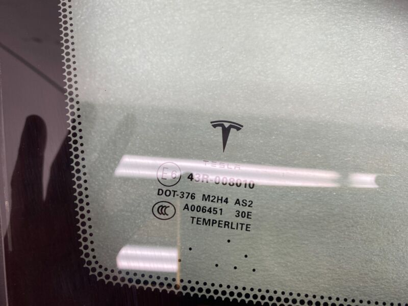 2012-2020 Tesla Model S Rear Driver Side Quarter Fixed Glass Left LH Assembly