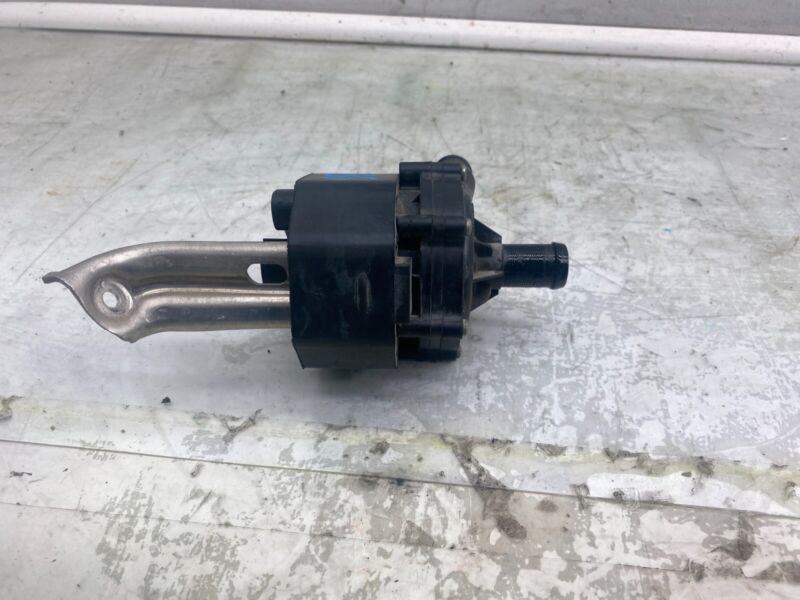 2016-2020 Tesla Model X MX Cooling System Auxiliary Coolant Water Pump Assembly