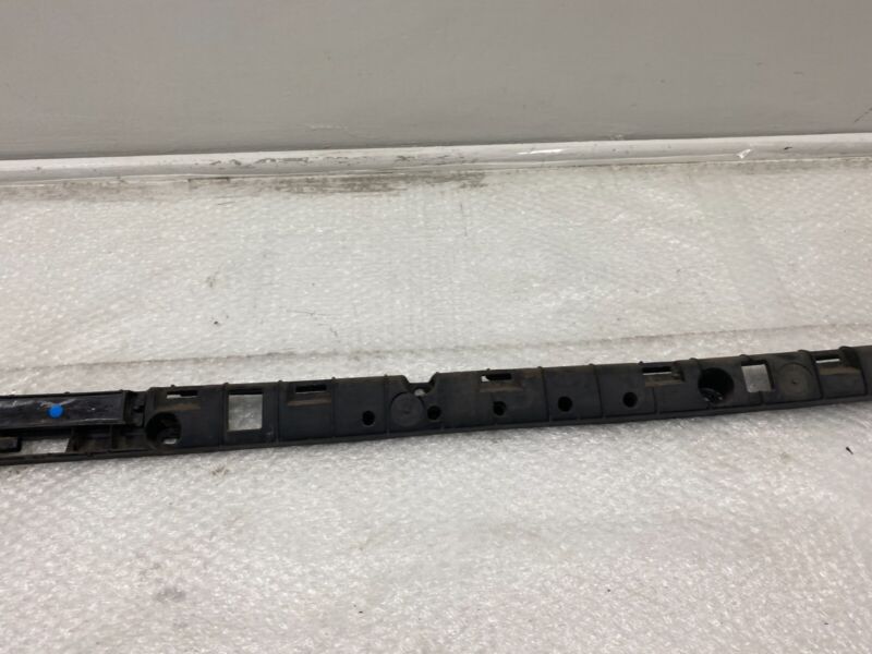 2016-2023 Tesla Model X Passenger Side Rocker Carrier Panel Trim Bracket Right