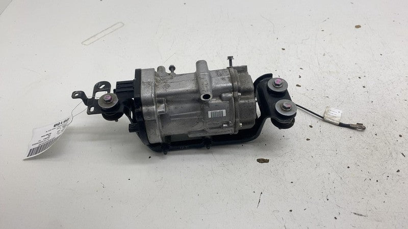 ⭕ 2022 Rivian EDV-700 Air Conditioning A/C Compressor Pump w/ Bracket