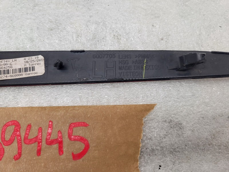 6007705-00-C ⭕ 12-20 Model S Rear Driver Side Bumper Lamp Reflector Light Left 6007705-00-C