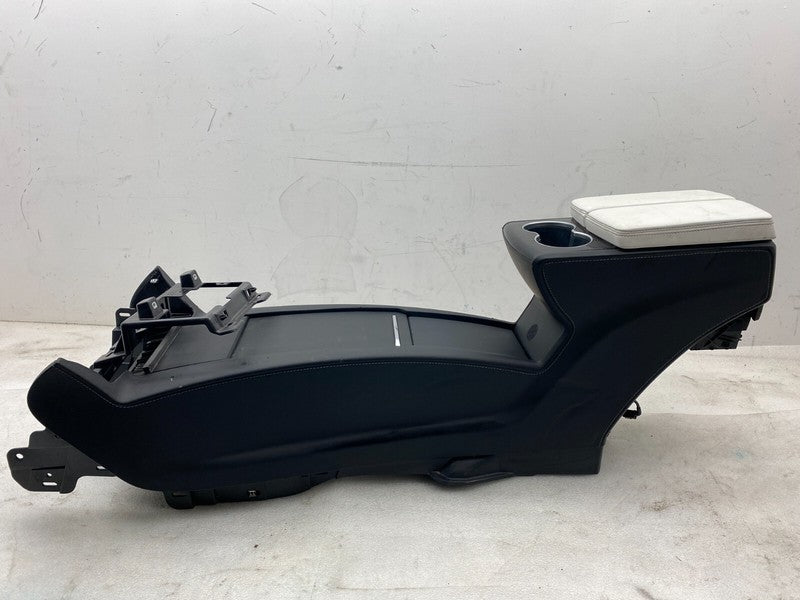 1057656 00 B ⭕ 2017-2020 Tesla Model X MX Front Center Console w/ USB Cable Media Harness