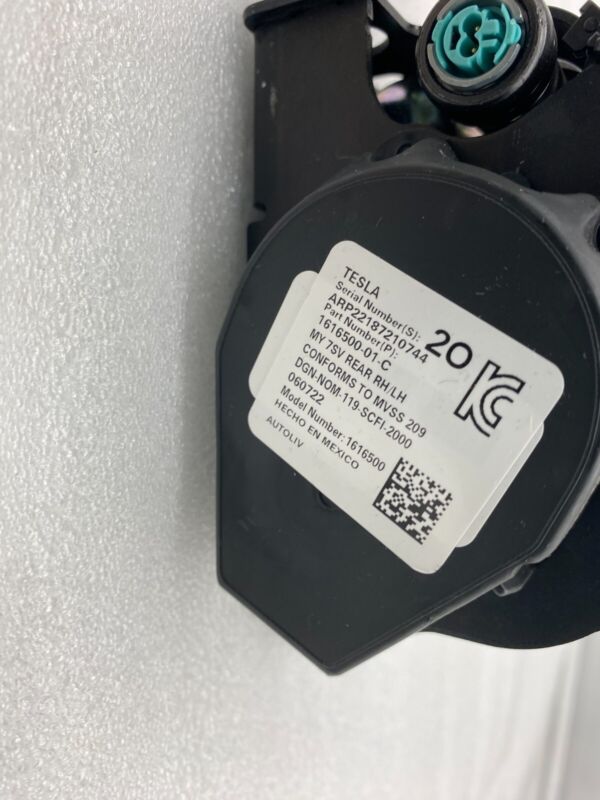 161650001C 2020 2021 2022 Tesla Model Y MY Rear Left or Right 2nd Row Seat Belt & Retractor