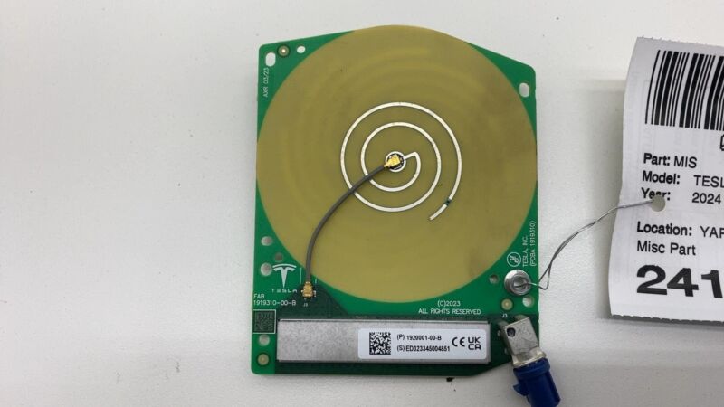 192000100B 2024 2025 Tesla Cybertruck Cyberbeast Antenna GPS GNSS Rain Sensor Module Unit