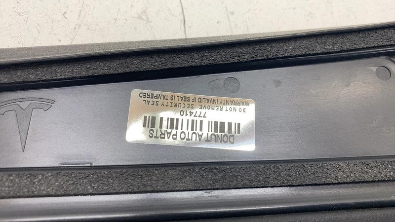 103236400C ⭕ 2016-2020 Tesla Model X Right B-Pillar Applique Glass w/ Seal RH 1032364-00-C