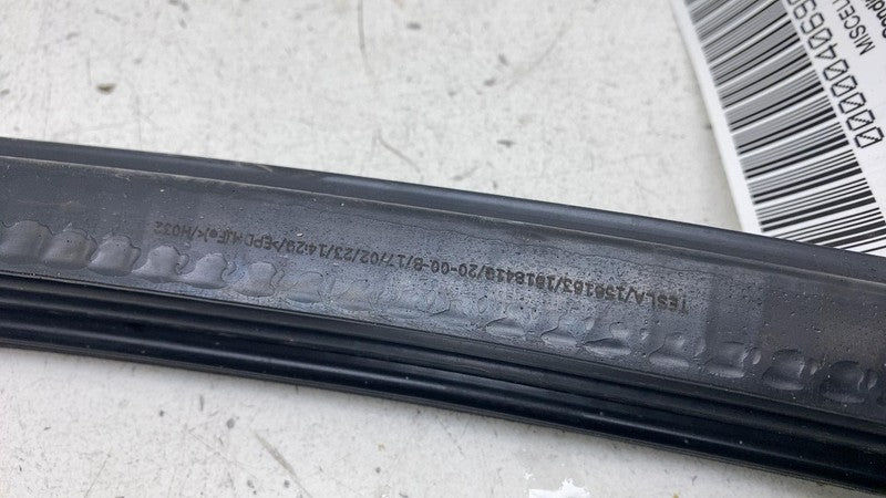 ⭕ 2021-2023 Tesla Model X Front Passenger Side Inner Belt Door Rubber
