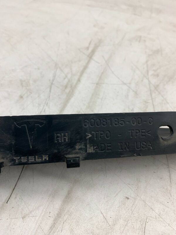 6008185-00-C 2012-2016 Tesla Model S Passenger Side Aero Shield Outer Strake Right 600818500C