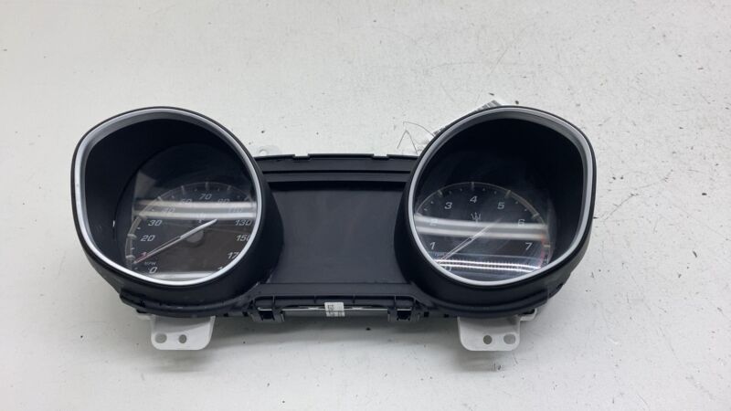 670102035 ⭕ 2017-2020 Maserati Levante Instrument Gauge Cluster Speedometer OEM 670102035