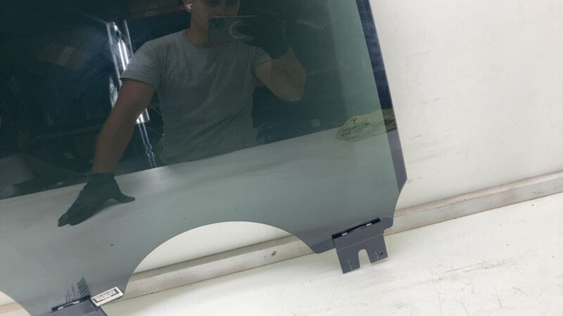 2016-2020 Tesla Model X Rear Passenger Side Door Window Glass Right 43R-004553