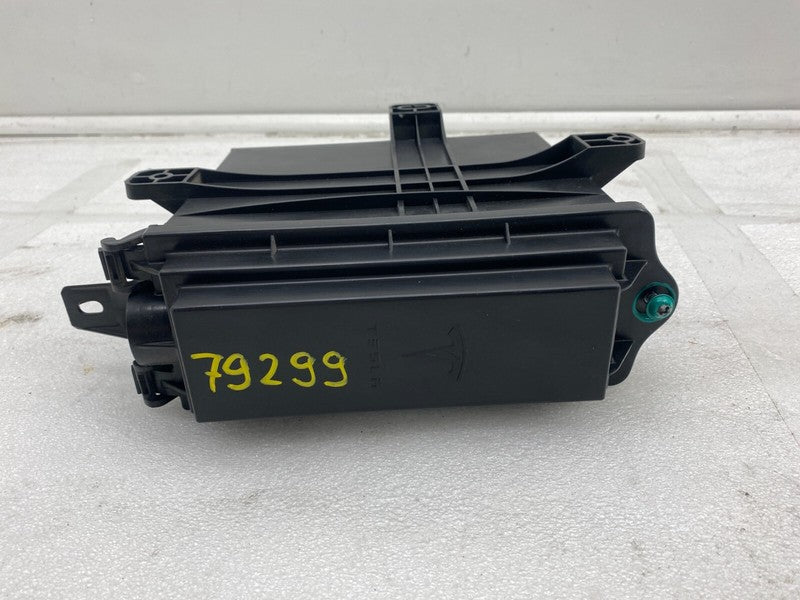 105835803C ⭕ 16-20 Model X Front Body Comfort Control Module ECU Enclosure Box 1058358-03-C