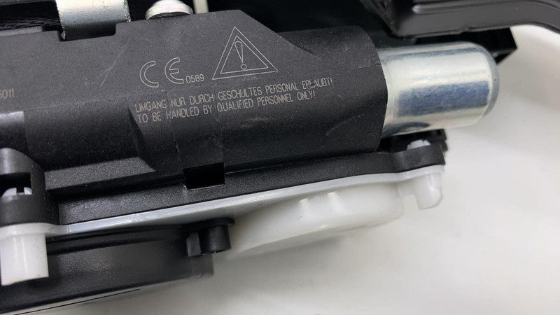 34234136 2017-2023 BMW 530e G30 Front Passenger Side 1st Row Seat Belt Retractor Right RH