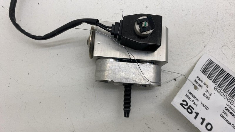 PT01105487 ⭕ 2025 Rivian R1S A/C Air Conditioning Compressor Block Valve Assy PT01105487