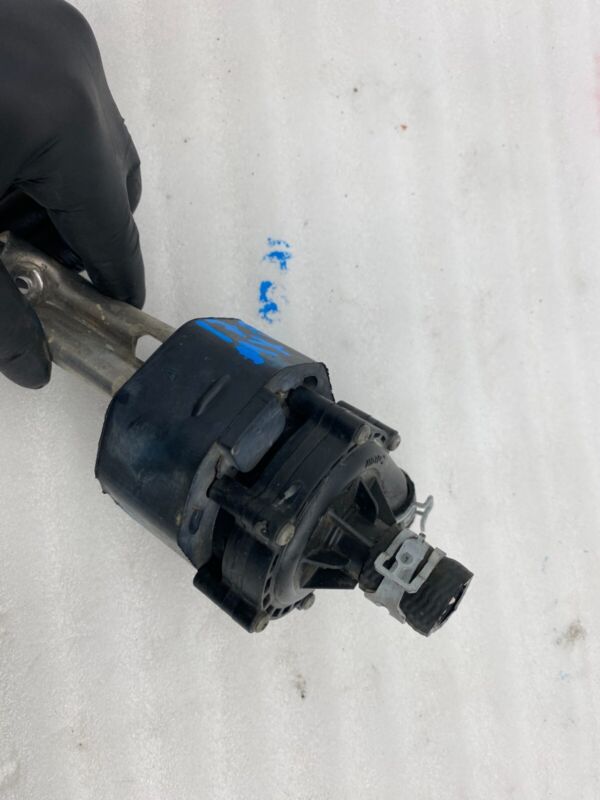 2016-2020 Tesla Model X MX Cooling System Auxiliary Coolant Water Pump Assembly