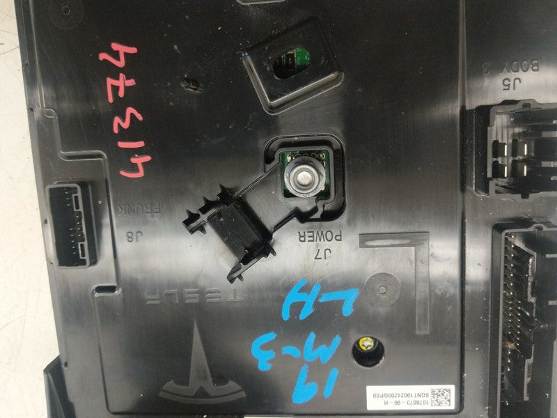 1078673 90 H ⭕ 2017-2022 Model 3 Front Left Low Voltage Body Control Module Unit 1078673-90-H