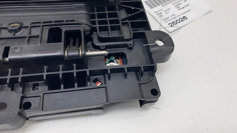 1071881-01-A 16-20 Tesla Model S Front Right Exterior Door Handle Outer RH Black 1071881-01-A